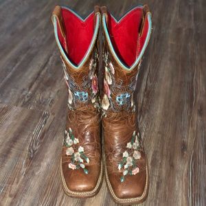 Macie Bean girl boots (size 5)*